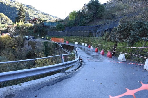 Rocchetta Nervina: predisposto il presidio dei Carabinieri nella zona della frana, il ringraziamento dei sindaci Rocchetta Nervina: predisposto il presidio dei Carabinieri nella zona della frana, il ringraziamento dei sindaci