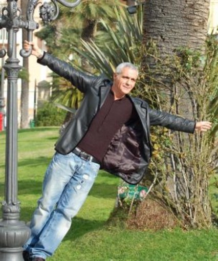 Domenica lo spettacolo a Sanremo: oggi pomeriggio Giorgio Panariello su Radio Onda Ligure Domenica lo spettacolo a Sanremo: oggi pomeriggio Giorgio Panariello su Radio Onda Ligure