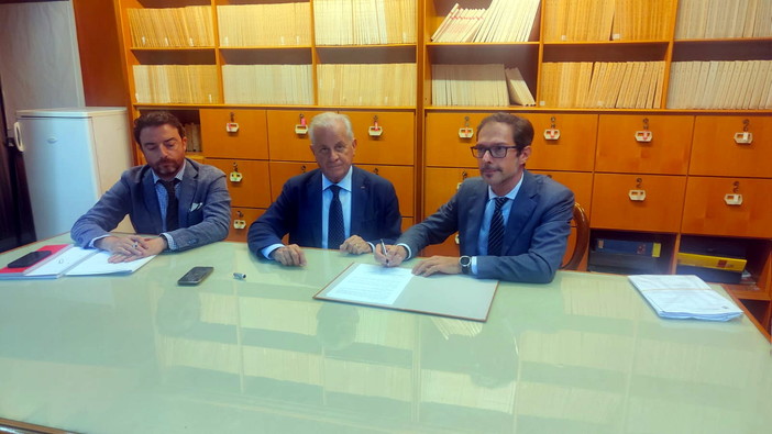 Firmata la convenzione tra Provincia e Comune di Bordighera per trovare il gestore di Villa Regina Margherita (Video)