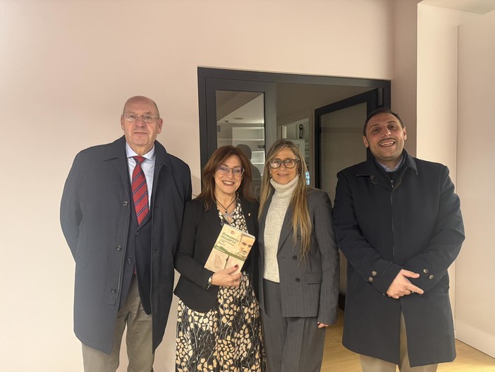 Vallecrosia ricorda Francesco Maccario, presentato in biblioteca il libro di Paola Maccario (Foto) Vallecrosia ricorda Francesco Maccario, presentato in biblioteca il libro di Paola Maccario (Foto)