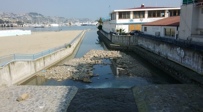 Sanremo: un lettore "La foce del San Francesco è in situazione disastrosa, bisogna intervenire"