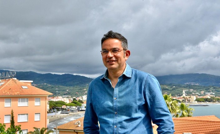 Diano Marina: mancata attivazione dell'ambulatorio estivo, Parrella a Za "Non basta indossare la maglia di Messi"