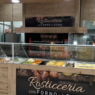 Arma di Taggia: all'Ipermercato Conad l'unico forno a legna della Liguria per la cottura dei polli arrosto