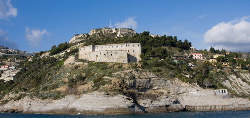 Ventimiglia: l'Amministrazione organizza una giornata dedicata alla pulizia della città, il prossimo 26 marzo si parte dal Forte dell'Annunziata