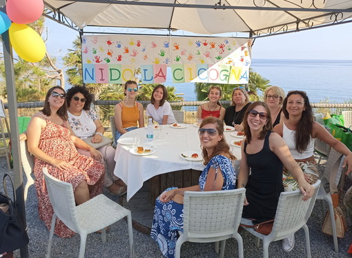 Sanremo: grande festa di fine anno ieri per maestre, bimbi e genitori del nido 'La Cicogna' (Foto)