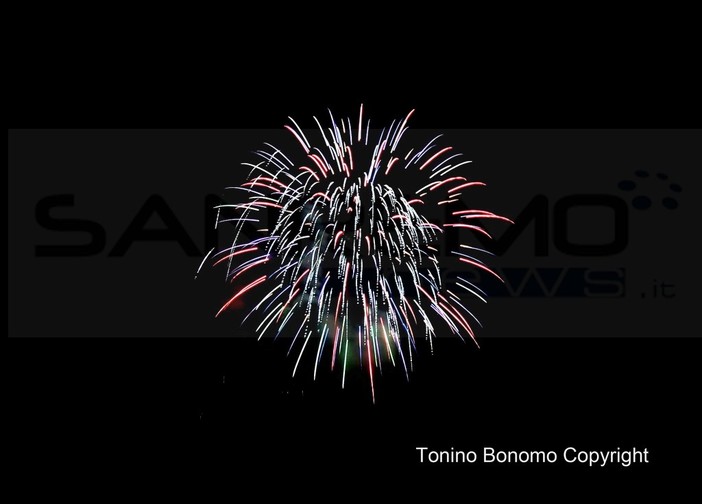 “Fuochi d’artificio con la canzone d’autore italiana": domani a Sanremo un viaggio dalla canzone in Pian di Nave dalle 21.15 “Fuochi d’artificio con la canzone d’autore italiana": domani a Sanremo un viaggio dalla canzone in Pian di Nave dalle 21.15