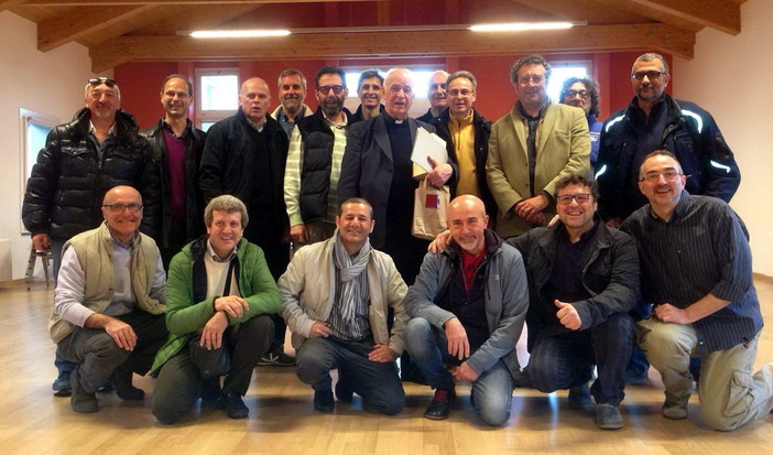 Gli obiettori di coscienza Caritas hanno festeggiato gli 80 anni di don Daniele Bisato Gli obiettori di coscienza Caritas hanno festeggiato gli 80 anni di don Daniele Bisato