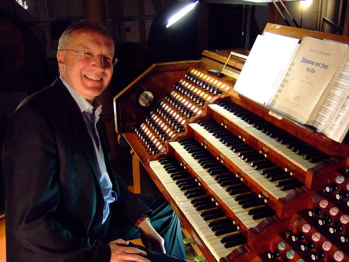 Nella Cattedrale di Santa Maria Assunta di Ventimiglia, concerto per organo con il concertista austriaco Wolfgang Capek Nella Cattedrale di Santa Maria Assunta di Ventimiglia, concerto per organo con il concertista austriaco Wolfgang Capek
