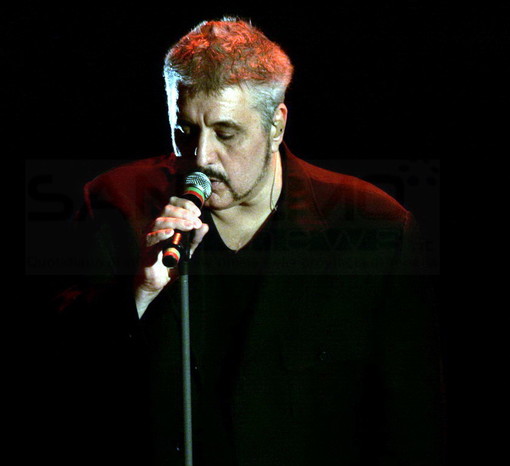 Il Club Tenco ricorda il cantate Pino Daniele, "Fu il primo che al Tenco volle di sua iniziativa ricordare Luigi Tenco" Il Club Tenco ricorda il cantate Pino Daniele, "Fu il primo che al Tenco volle di sua iniziativa ricordare Luigi Tenco"