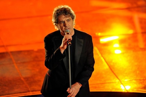 Sanremo 2023: consegnate a Fausto Leali cartoline dedicate al 73° Festival della Canzone Italiana con lo speciale annullo filatelico Sanremo 2023: consegnate a Fausto Leali cartoline dedicate al 73° Festival della Canzone Italiana con lo speciale annullo filatelico