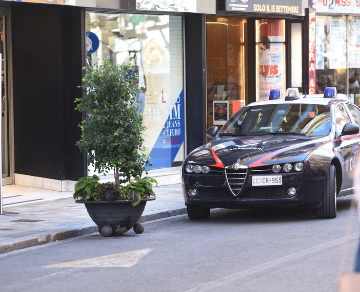 Sanremo: furto di trucchi per 40 euro all'Oviesse, fermate due giovanissime di Imperia