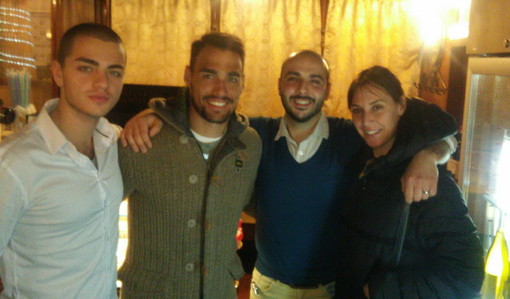 Sanremo: cena da 'Nicò' per Fabio Fognini e Flavia Pennetta in una serata relax nella città dei fiori Sanremo: cena da 'Nicò' per Fabio Fognini e Flavia Pennetta in una serata relax nella città dei fiori