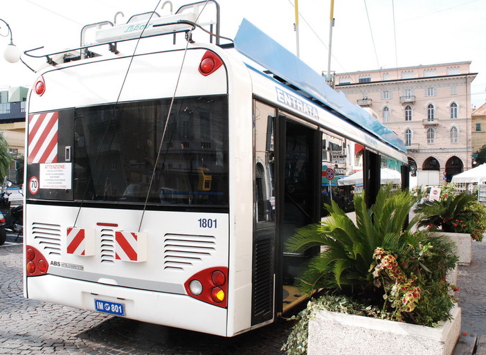 Smantellamento della linea filoviaria: arriva il primo 'No', il Cesmot chiede a Toti e Salvini di fermare i lavori