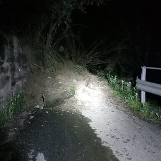 Bordighera: frana in strada Giambranca e crollo di un muro, quattro abitazioni isolate (Foto)