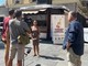 La troupe di France 3 all'infopoint di via Matteotti