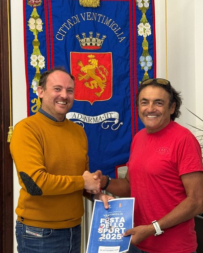 Claudio Chiappucci a Ventimiglia, 'El Diablo' incontra il sindaco Di Muro Claudio Chiappucci a Ventimiglia, 'El Diablo' incontra il sindaco Di Muro