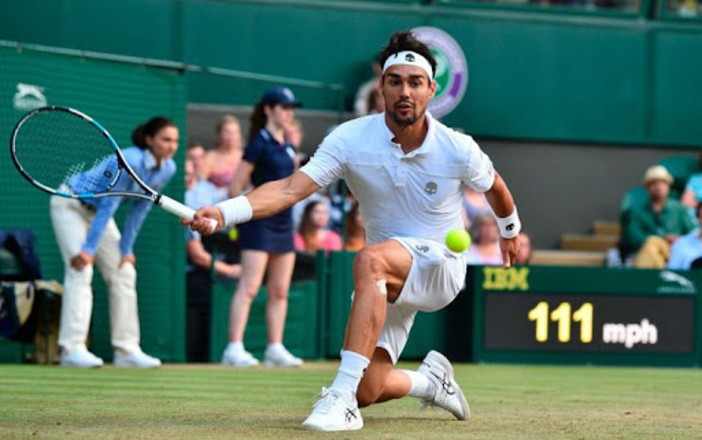 L'armese Fabio Fognini in azione a Wimbledon nel 2019: il torneo sull'erba quest'anno non si disputerà per l'emergenza Coronavirus