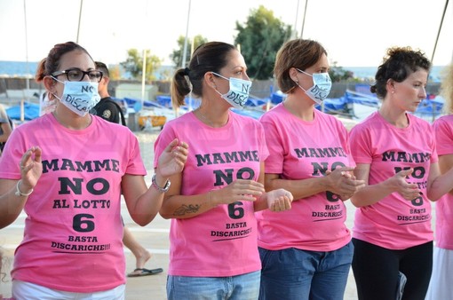 Sanremo: accuse tra politici per i rifiuti, le 'Mamme No Lotto 6!' si fanno sentire