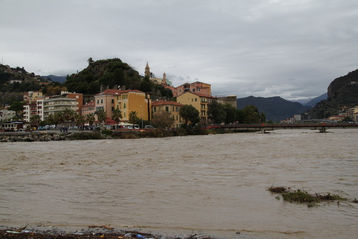 #AllertaMeteo: la cella temporalesca in arrivo ritarda, possibili piogge forti tra le 18 alle 21
