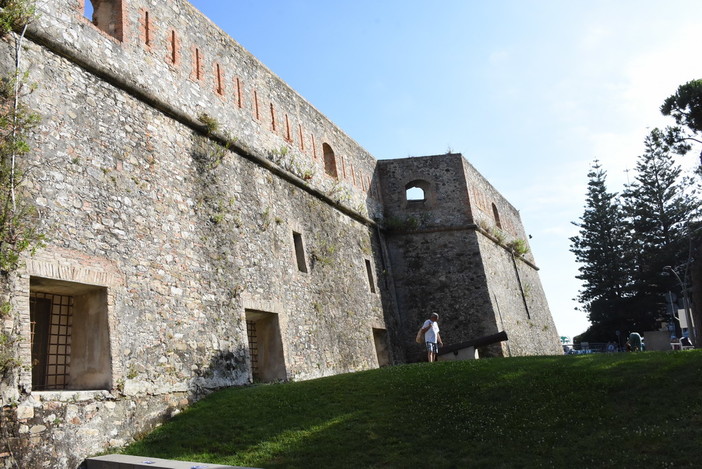 Sanremo: fino all'8 luglio il Festival Internazionale UnoJazz&amp;Blues la mostra 'Game of Walls' di Max Papeschi