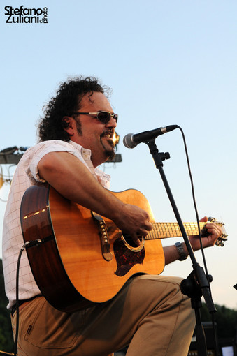 Sanremo: sabato pomeriggio showcase del cantautore Fabio Caucino alla sede del Club Tenco Sanremo: sabato pomeriggio showcase del cantautore Fabio Caucino alla sede del Club Tenco