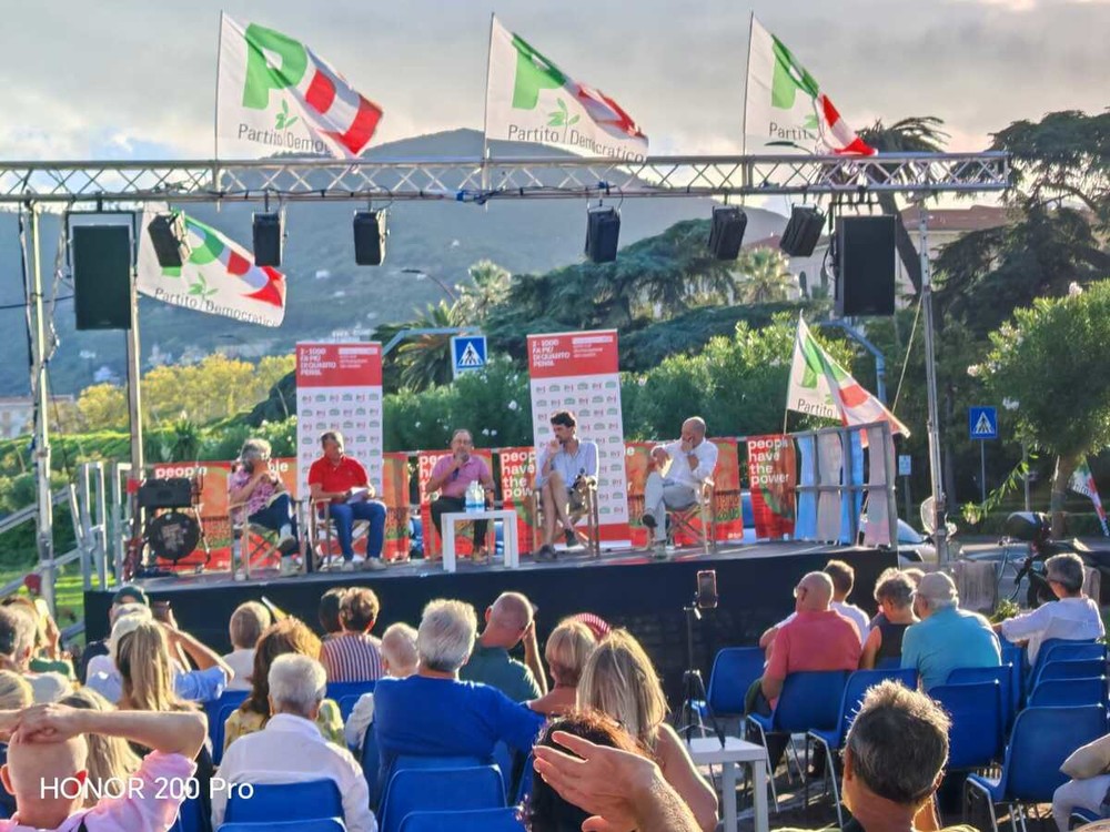 Ioculano alle Feste dell’Unità, da Berlinguer alla sanità ligure: politica tra visione e impegno concreto Ioculano alle Feste dell’Unità, da Berlinguer alla sanità ligure: politica tra visione e impegno concreto