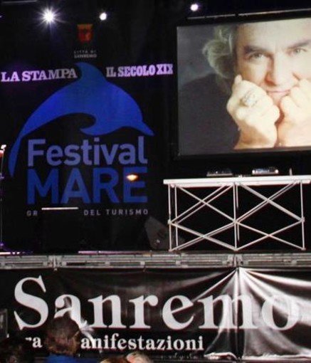 ‘Premio Speciale’ all’Orchestra Sinfonica di Sanremo per il ‘Concerto Gross’ con i New Trolls nell’ambito di Festival Mare 2016 ‘Premio Speciale’ all’Orchestra Sinfonica di Sanremo per il ‘Concerto Gross’ con i New Trolls nell’ambito di Festival Mare 2016