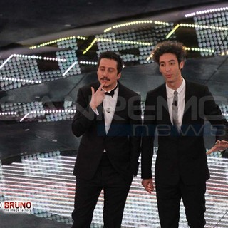 Sanremo: esibizione di Luca e Paolo, Alessio Crisafulli risponde a Gilberto