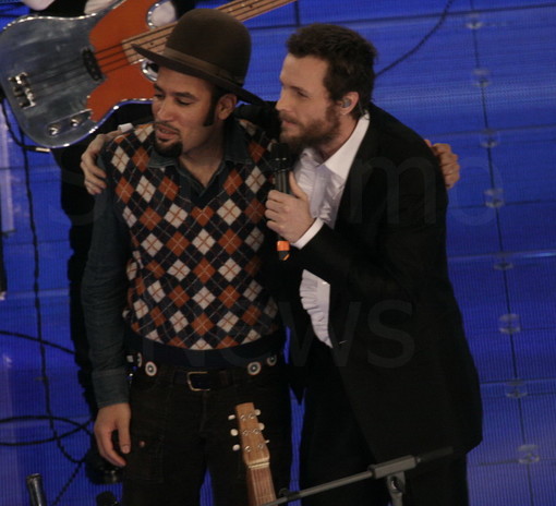 Festival: Ben Harper e Jovanotti che 'stona' su Berlusconi