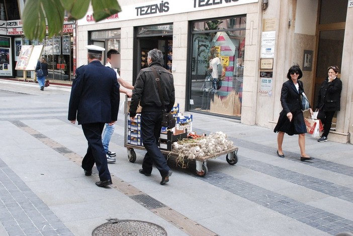 Sanremo: lettrice interviene dopo la denuncia del 'melonaro' di oggi in via Matteotti