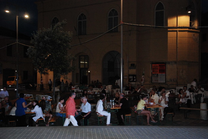 Grande successo della ‘Festa Democratica’ del golfo dianese svoltasi a San Bartolomeo al Mare nell’ultimo weekend Grande successo della ‘Festa Democratica’ del golfo dianese svoltasi a San Bartolomeo al Mare nell’ultimo weekend