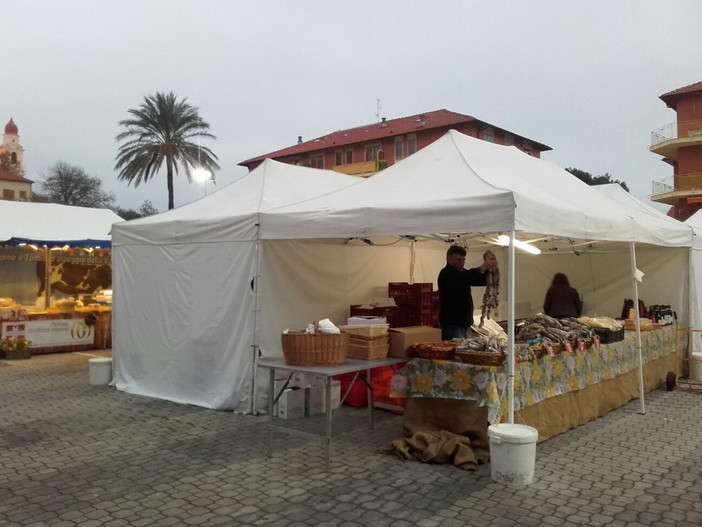 San Bartolomeo al Mare: alla Candelora anche l'ingegno creativo de "Gli Artimani" e la musica e il ballo county della Old Wild West San Bartolomeo al Mare: alla Candelora anche l'ingegno creativo de "Gli Artimani" e la musica e il ballo county della Old Wild West