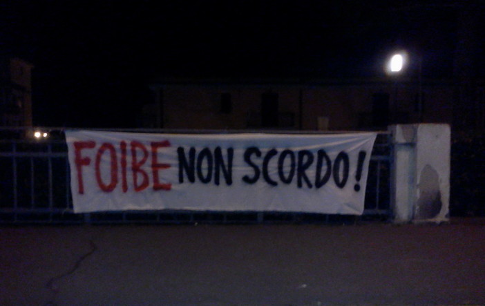 Imperia: striscione dei militanti di 'Gioventù Italiana' per ricordare le Foibe Imperia: striscione dei militanti di 'Gioventù Italiana' per ricordare le Foibe