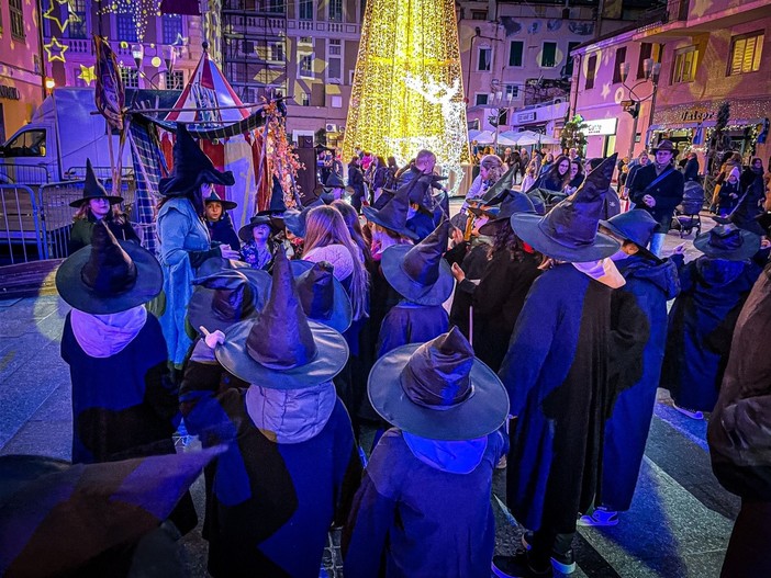 Le immagini della festa in piazza Borea d'Olmo Le immagini della festa in piazza Borea d'Olmo