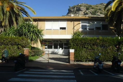 Le classi dell'Istituto 'Fermi-Polo-Montale' di Ventimiglia in gita di fine anno a Genova