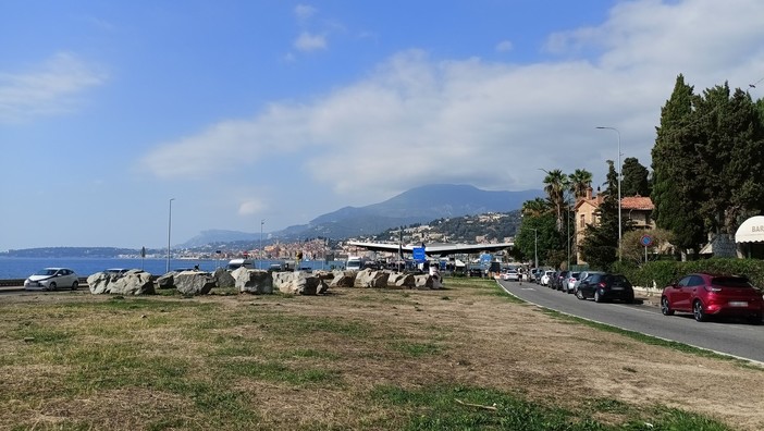 Chiusura del valico di Ponte San Ludovico: in Costa Azzurra cresce la preoccupazione per quattro mesi di lavori Chiusura del valico di Ponte San Ludovico: in Costa Azzurra cresce la preoccupazione per quattro mesi di lavori