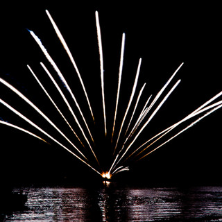 Riva Ligure: sabato prossimo ritorna la ‘Festa del Mare’ con lo spettacolo pirotecnico Riva Ligure: sabato prossimo ritorna la ‘Festa del Mare’ con lo spettacolo pirotecnico