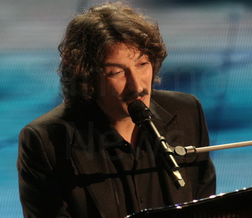 Oggi pomeriggio a Radio Onda Ligure, intervista al compositore e musicista Sergio Cammariere Oggi pomeriggio a Radio Onda Ligure, intervista al compositore e musicista Sergio Cammariere