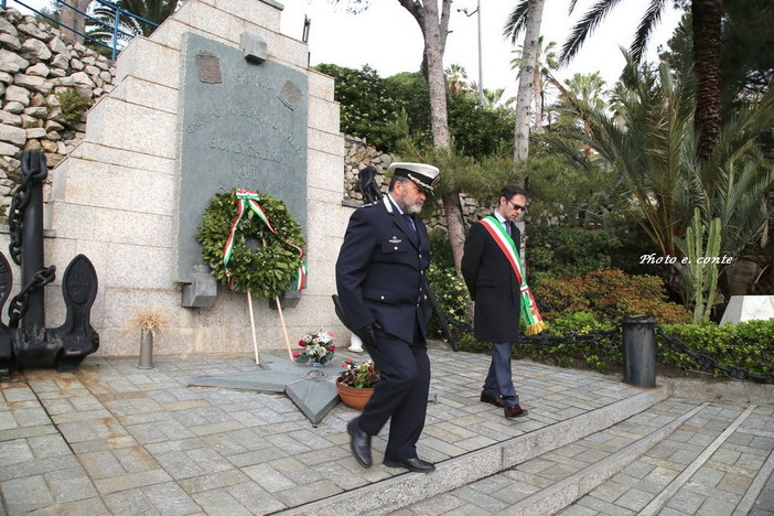 Bordighera: Festa della Liberazione, le immagini della cerimonia e del corteo per il 25 aprile (Foto) Bordighera: Festa della Liberazione, le immagini della cerimonia e del corteo per il 25 aprile (Foto)