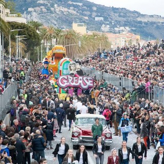 Mentone: festa blindata ma tanta gente per la prima sfilata della 'Fete du Citron' (Foto)