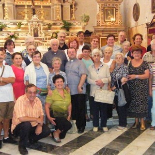 Triora: il paese in festa per il giubileo sacerdotale di don Gio Batta Vento