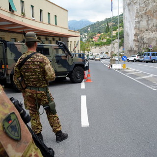 Militari in servizio presso Ponte San Ludovico in Ventimiglia Militari in servizio presso Ponte San Ludovico in Ventimiglia