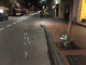 Ventimiglia: sul marciapiede di corso Genova un mazzo di fiori per Cristian Lorenzi