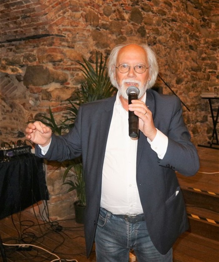 Pubblico delle grandi occasioni e applausi scroscianti per la proiezione del documentario " Libereso e la strada di San Giovanni' del regista  Roberto Pecchinino, realizzato con la collaborazione di Paola Forneris.