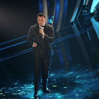 Tiziano Ferro con "Almeno tu nell'universo" a Sanremo: "Per un cantante è un'operazione a cuore aperto"