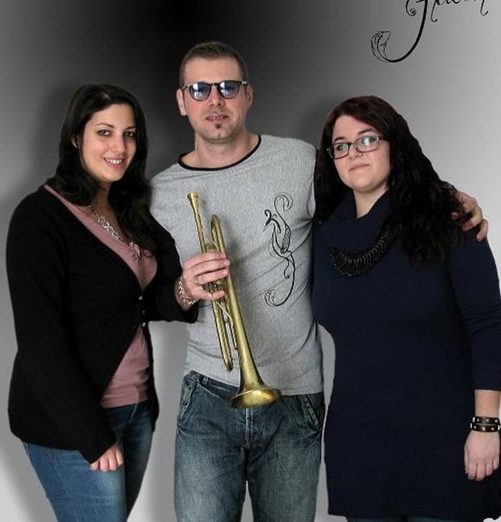 Flavia e Manuela due imperiesi a caccia di fortuna nel Mondo della moda: fondano ‘Flauel’ Flavia e Manuela due imperiesi a caccia di fortuna nel Mondo della moda: fondano ‘Flauel’
