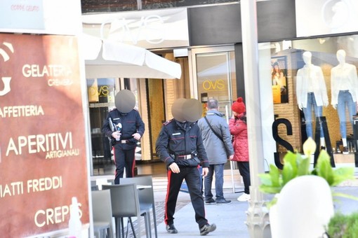 Sanremo: rubano bigiotteria per 100 euro all'Ovs, due minorenni scoperte e denunciate (Foto) Sanremo: rubano bigiotteria per 100 euro all'Ovs, due minorenni scoperte e denunciate (Foto)