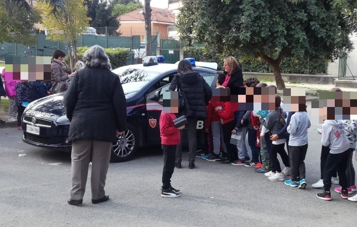Carabinieri per un giorno: a Camporosso gli alunni della Scuola Primaria a lezione di legalità