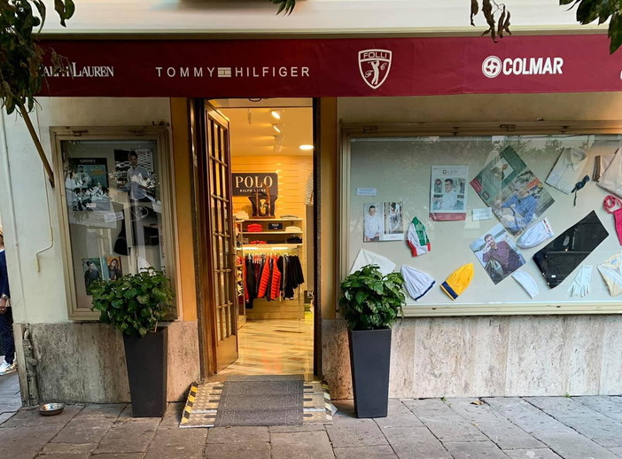 Sanremo: dopo 43 anni di attività chiude lo storico negozio 'Folli confezioni' in piazza Bresca Sanremo: dopo 43 anni di attività chiude lo storico negozio 'Folli confezioni' in piazza Bresca