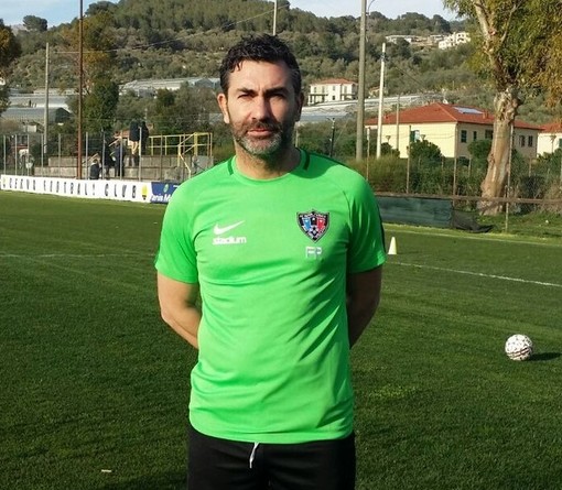 Fabrizio Piccareta, allenatore della Roma Under 17 ed ex centrocampista di Imperia e Sanremese Fabrizio Piccareta, allenatore della Roma Under 17 ed ex centrocampista di Imperia e Sanremese
